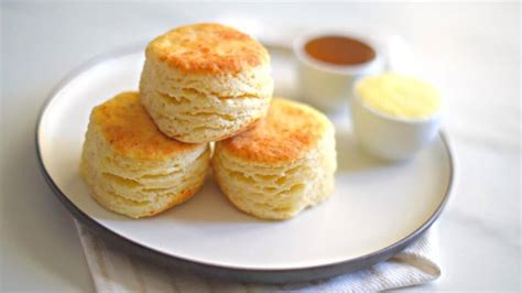 Easy Homemade Biscuits without Buttermilk (30 minute Biscuit ...