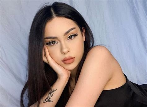 Hot girl gốc Việt nóng bỏng trổ tài hóa trang thành idol nhóm Black Pink Báo Dân trí