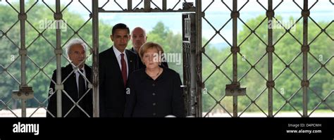 US President Barack Obama 2 L German Chancellor Angela Merkel R