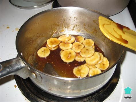 Bolo de banana simples caramelizada Fácil