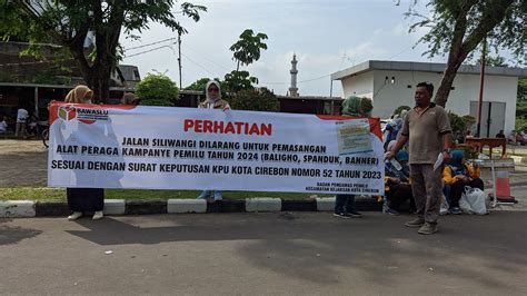 Panwaslu Kecamatan Kejaksan Sosialisasikan Larangan Memasang Alat