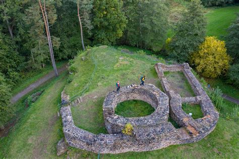 Merburg • Burg » outdooractive.com