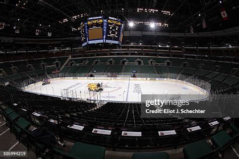 Zamboni Ice Machine Photos and Premium High Res Pictures - Getty Images