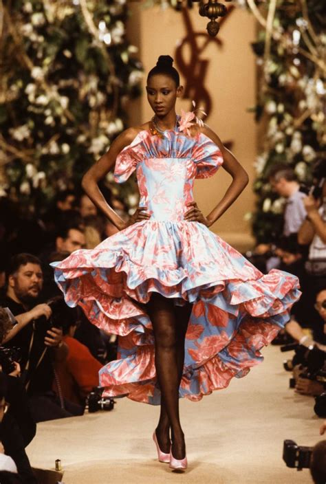 Défilé Yves Saint Laurent Haute Couture collection Printemps été 1988