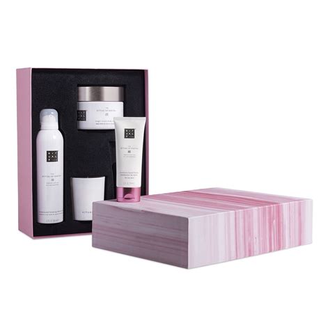 The Ritual Of Sakura Coffret Cadeau L Corps Bain And Maison De Rituals