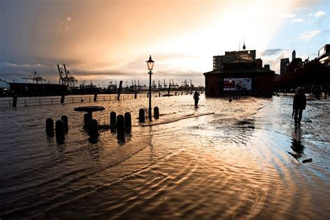 Sturmflutwarnung Für Hamburg Hochwasser Am Sonntag Abend Erwartet