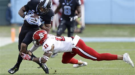 Nc State Builds Big Lead Hangs On To Beat Unc 28 21 Abc11 Raleigh