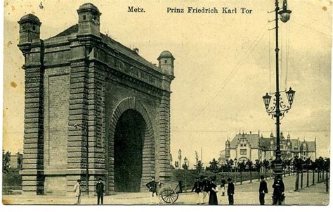 Metz Porte serpenoise construite en 1852 à l emplacement de la porte