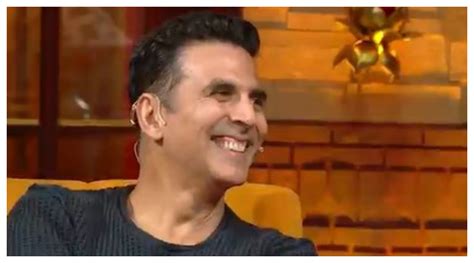 The Kapil Sharma Show Akshay Kumar Cracks Up As Kiku Sharda Jokes