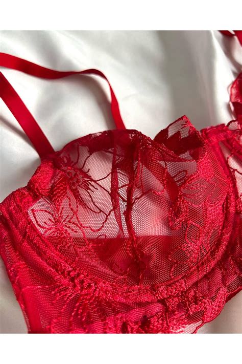 arona lingerie Balenli Sütyen Takımı Siyah Çiçekli Dantelli Iç Çamaşırı TakımıFiyatı Yorumları