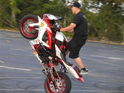 BIKES STUNTS