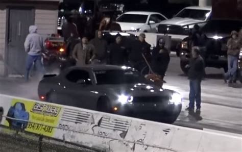 825 Hp Dodge Challenger Hellcat Vs 1000 Hp Viper Drag Race Needs A Photo Finish Autoevolution