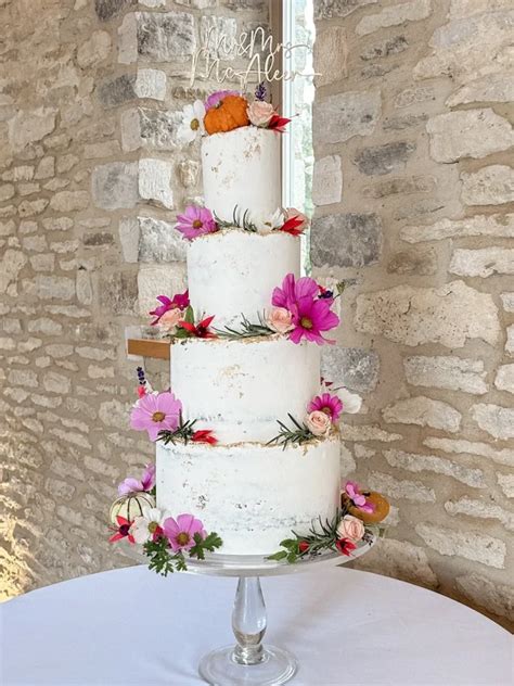 Semi Naked Cakes Luxury Wedding Cakes In Oxfordshire Gloucestershire The Cotswolds And Beyond