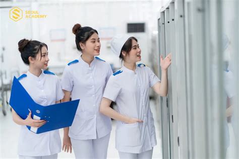 Top các ngành hot trong tương lai cho nữ lương cao