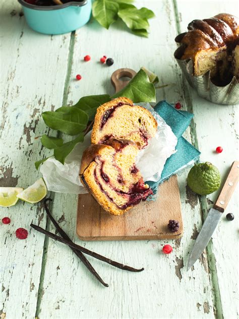 Brioche au Combava marbrée aux Fruits Rouges La Raffinerie Culinaire