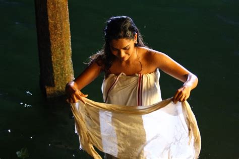 Kadhal Sandhya Hot Photos In Bath Towels ACTRESS RARE PHOTO GALLERY