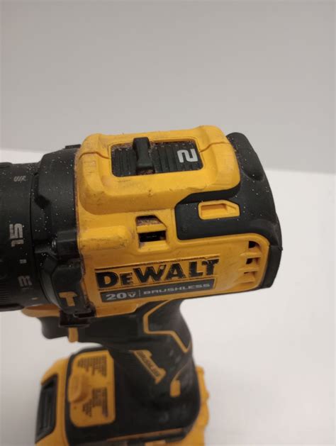 Dewalt 20v Cordless Hammer Drill W 2ah Dcb203 Battery Dcd709