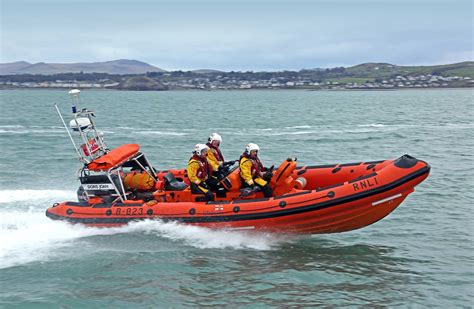 Two Calls In One Day For Criccieth Rnli Lifeboat Station Rnli