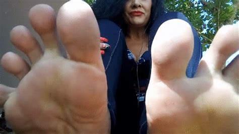 Giantess Latina Milf Lola Loves Feet In The Park Playtime Lola Loves Fetish Clips Clips4sale