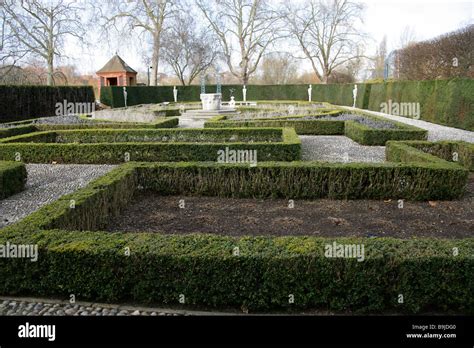 The Queen S Garden Kew Palace Kew London Uk Stock Photo Alamy