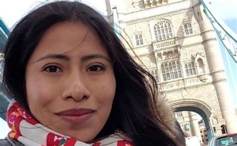 Yalitza Aparicio Los Trajes De Ba O Con Los Que Demuestra Por Qu Es