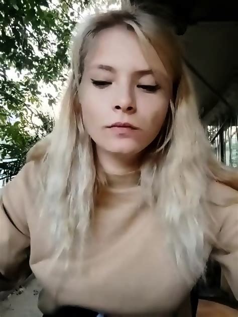 Blonde Camgirl