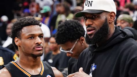 LeBron James célèbre l engagement de son fils Bronny envers l USC Les