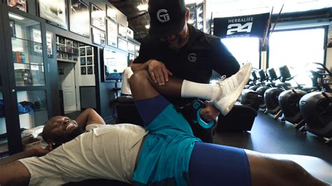 Theragun G2pro Athletes Use Percussive Massage Therapy Sports