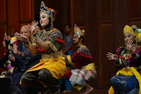 6 Tarian Adat Riau Perpaduan Budaya Melayu Tak Terlihat