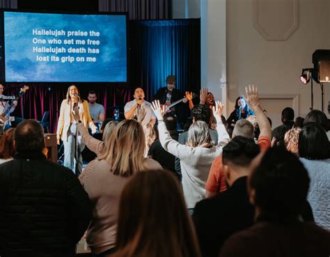 Burlington Sunday Gathering // 11am | Welcome to our 11 am Sunday