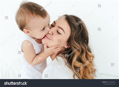 44,367 Baby Kissing Mom Images, Stock Photos & Vectors | Shutterstock