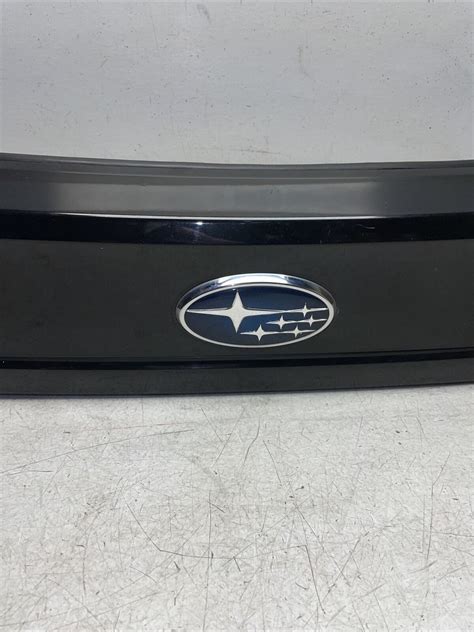 2012 2014 Subaru Outback Liftgate Garnish Trim Center Finish Panel Trim