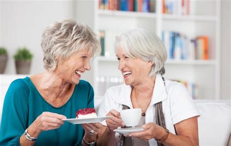Что подарить сестре на юбилей 50, 55, 60, 65 лет - отличные идеи