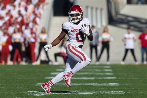 OU football: Eric Gray exits Sooners' game against Iowa State with leg ...