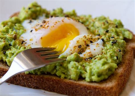 Tostada De Aguacate Y Huevo Domo Personal