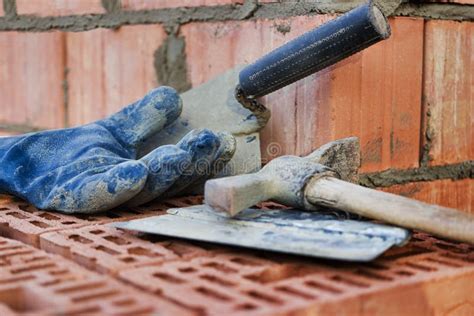 Construction Tool For Laying Bricks And Blocks Bricklayer S Tools