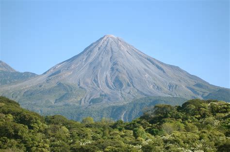 Mantiene Volcán De Colima Calma Solo 2 Sismos En 7 Días