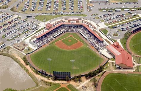 brokthinkwincoe: houston astros stadium hill