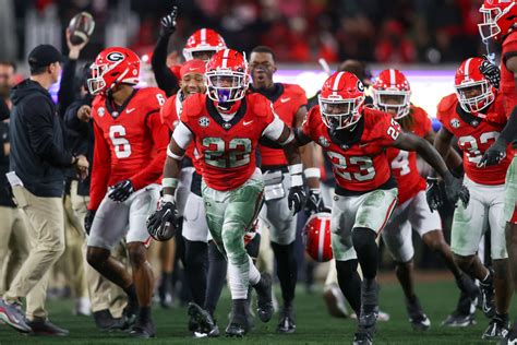 Georgia vs Tennessee Experts Picks, Predictions, Week 12 - College Football News | College ...