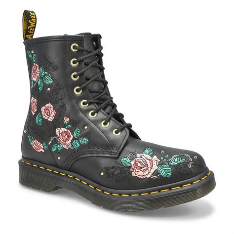 Dr Martens Womens 1460 Vonda Chain 8 Eye Boo