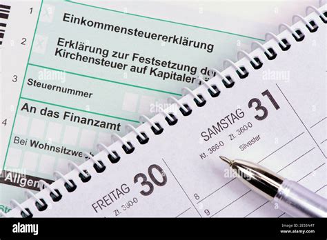 Formular F R Einkommensteuererkl Rung Beim Finanzamt Stock Photo Alamy