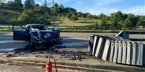 Kaiseraugst Ag J Hrige Lenkerin Baut Unfall Auf Der A