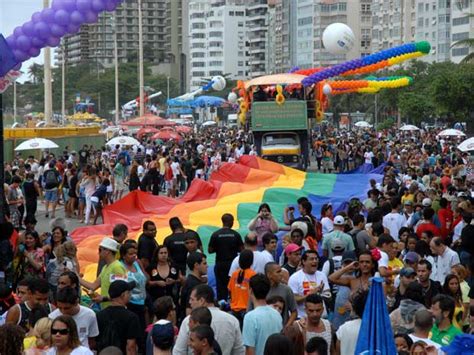 G1 Começa concentração da Parada Gay de Copacabana notícias em Rio de Janeiro