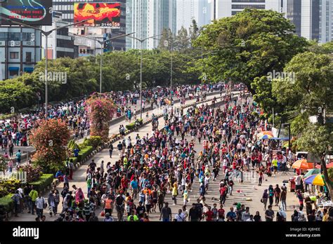 Jakarta Indonesia October A Huge Crowd Attends The Car