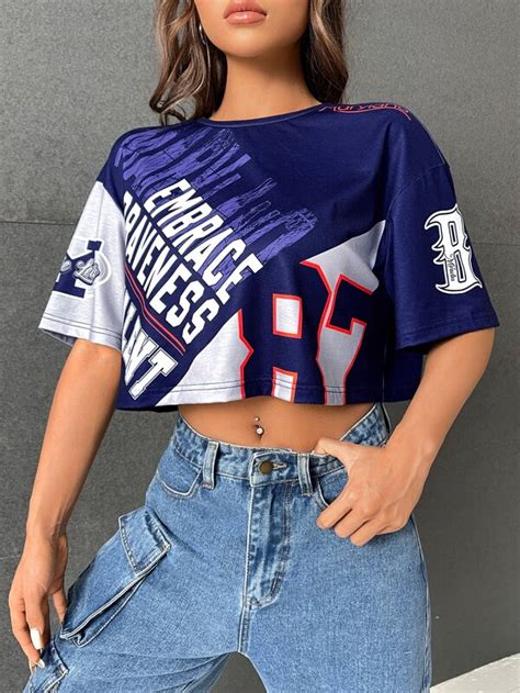 SHEIN Coolane Camiseta béisbol crop con estampado de letra de hombros