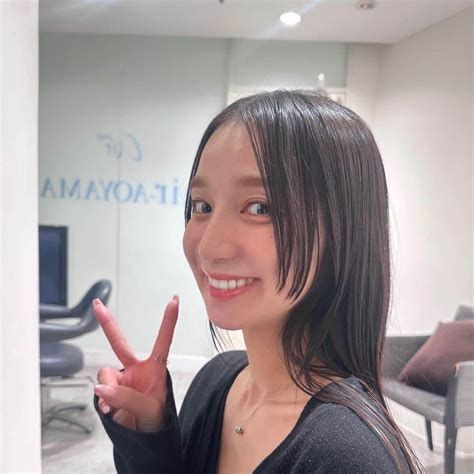 芹那さんのインスタグラム写真 芹那instagram「まるちゃんに Marumaru5528 姫カット してもらった🤩 🏻 長さに