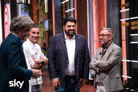 Masterchef Italia Nona Puntata Vincenzo E Giulia Eliminati