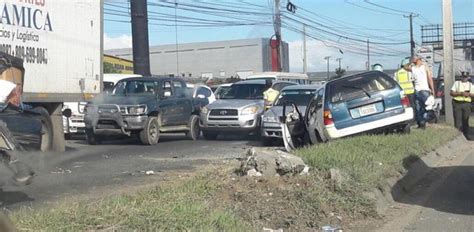 Tr Nsito Se Congestiona En Autopista Duarte Por Accidente Entre Varios