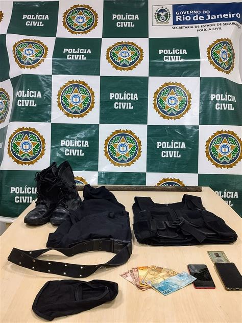 Dupla Suspeita De Integrar Milícia Na Zona Oeste é Presa Após Cobrar