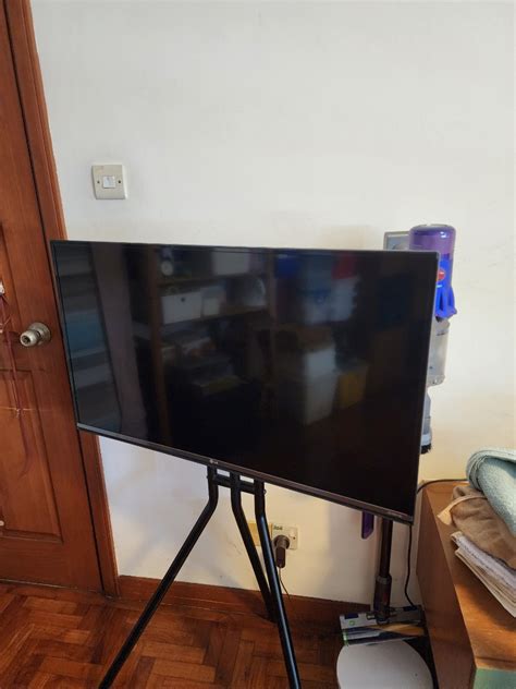 LG 40 inch 4k tv, TV & Home Appliances, TV & Entertainment, TV on Carousell